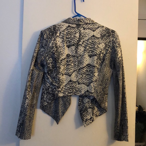 Women’s suit jacket - Picture 2 of 3